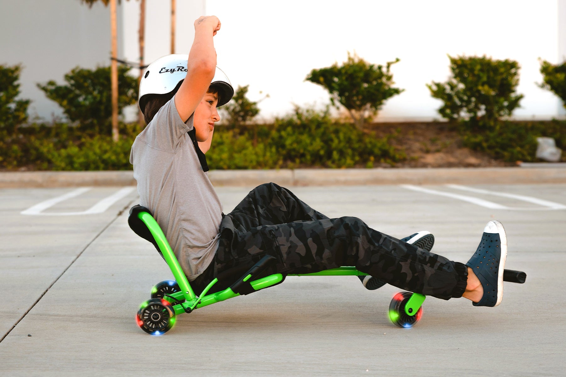 ezyroller-classic-red-led-wheels-dreirad-limited-edition image 2