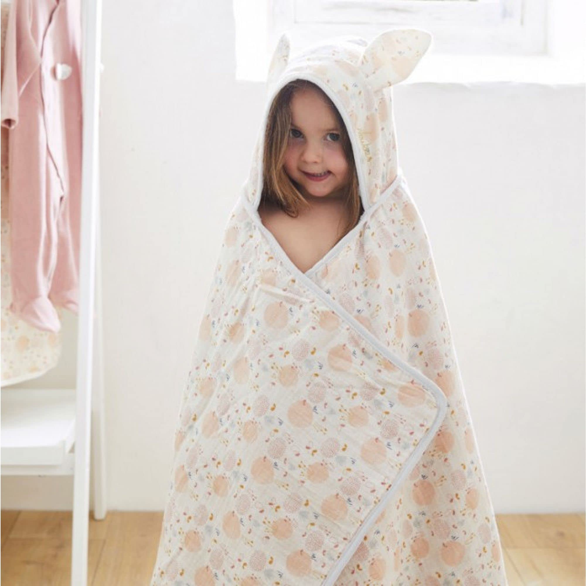 noukies-lina-joy-kapuzenbadetuch-frottee-ecru-rosa-einhorn image 4